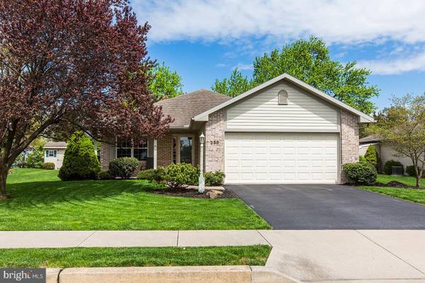 238 BLOSSOM TRL, Mount Joy, PA 17552