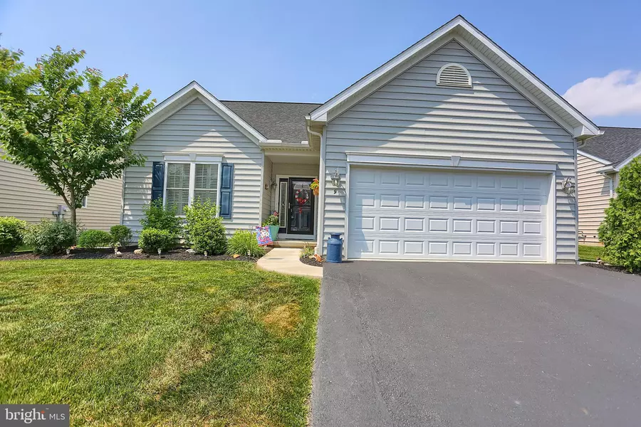 9 GREYSTONE LN, Gordonville, PA 17529