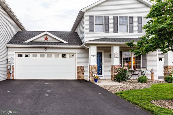 212 LANTERN LN, Chambersburg, PA 17201