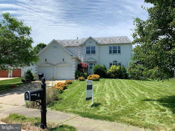 2 PIONEER CIR, Deptford, NJ 08096