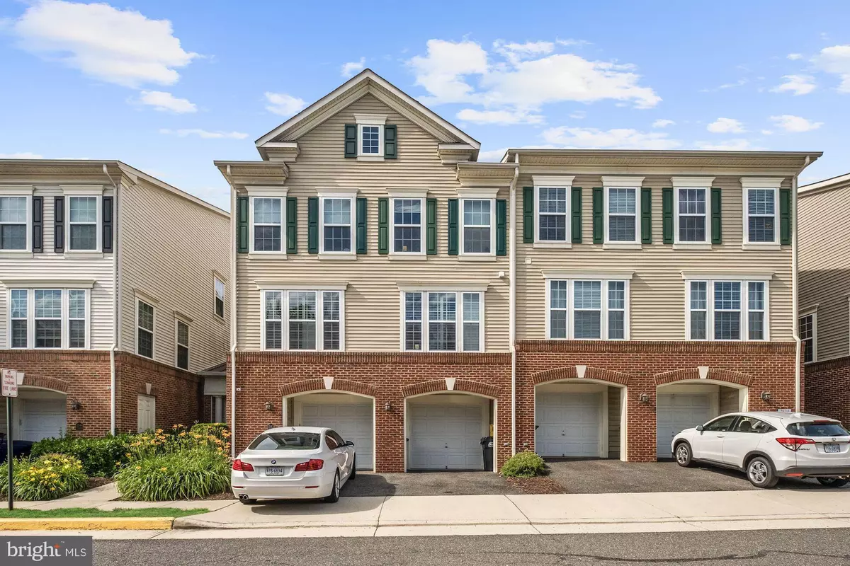 Alexandria, VA 22306,3542 HUNTLEY MANOR LN #135A