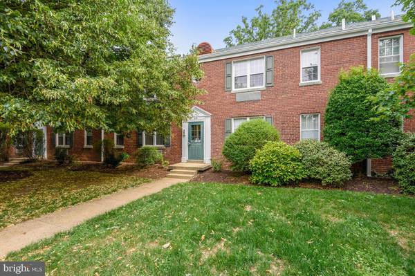 318 ASHBY ST #C, Alexandria, VA 22305