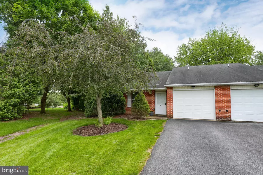 9 WINDOLPH CT, Lititz, PA 17543