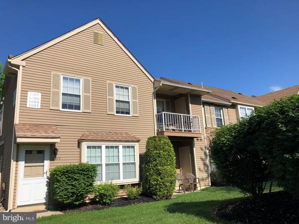 1005-B SCOTSWOOD CT, Mount Laurel, NJ 08054