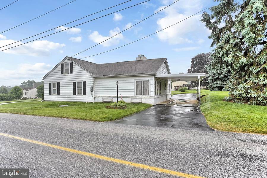 520 PADDLETOWN RD, Etters, PA 17319