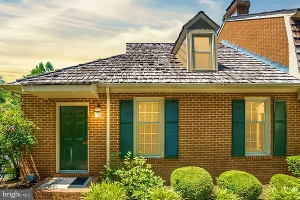 823-E COLLEGE AVE, Fredericksburg, VA 22401