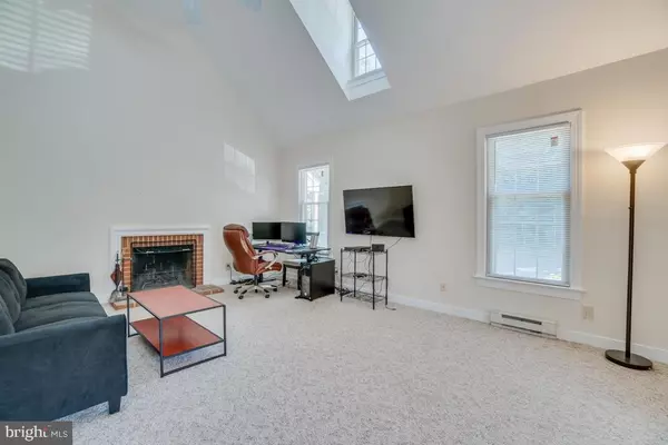 Fredericksburg, VA 22401,823-E COLLEGE AVE