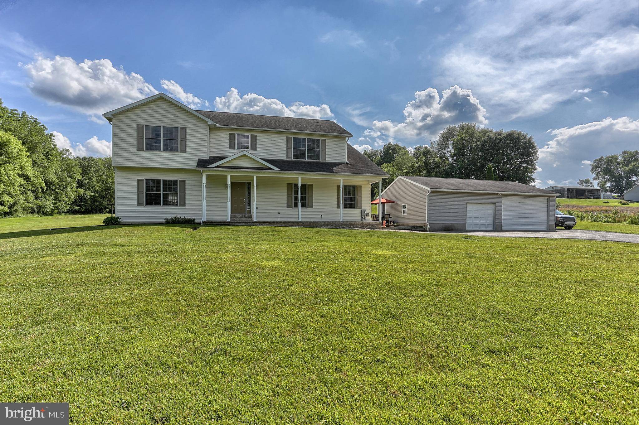 1350 PORTERS RD, Spring Grove, PA 17362