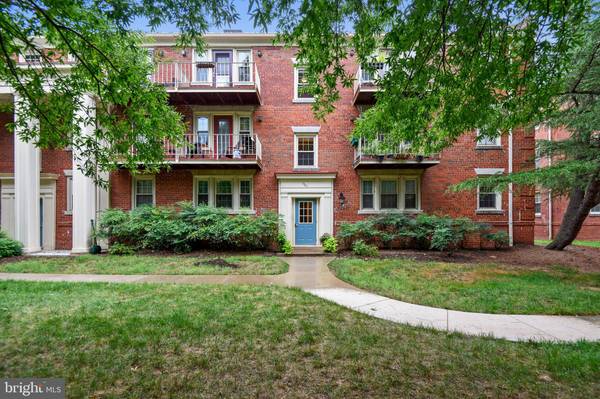 1401 E ABINGDON DR #5, Alexandria, VA 22314