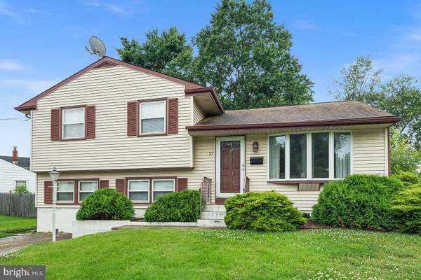 27 SUN VALLEY RD, Hamilton, NJ 08690