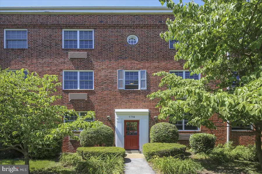 1714 W ABINGDON DR #201, Alexandria, VA 22314