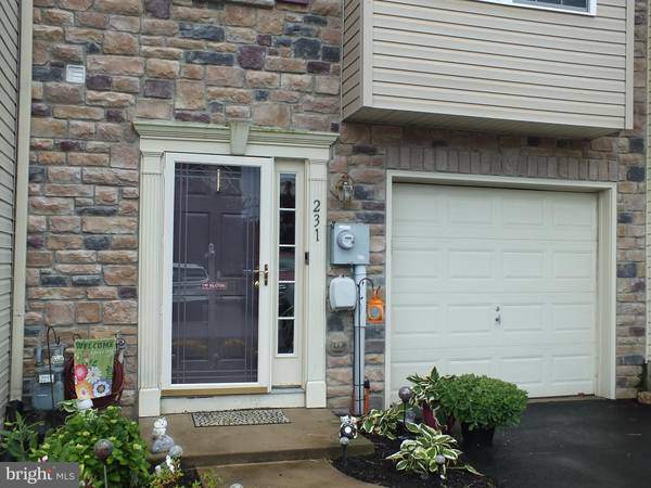 231 COUNTRY RIDGE DR, Red Lion, PA 17356