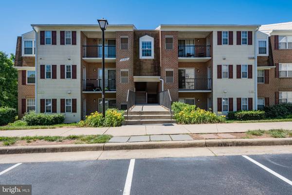 14801 RYDELL RD #B1, Centreville, VA 20121