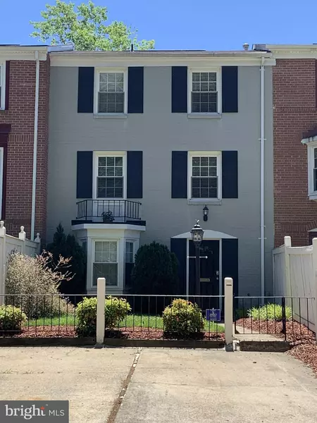 4427 SCARBOROUGH SQ, Alexandria, VA 22309