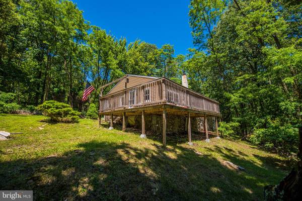 618 ROBERTS LN, Great Cacapon, WV 25422