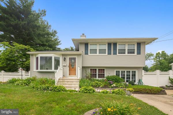 10 TIMBER DR, Barrington, NJ 08007