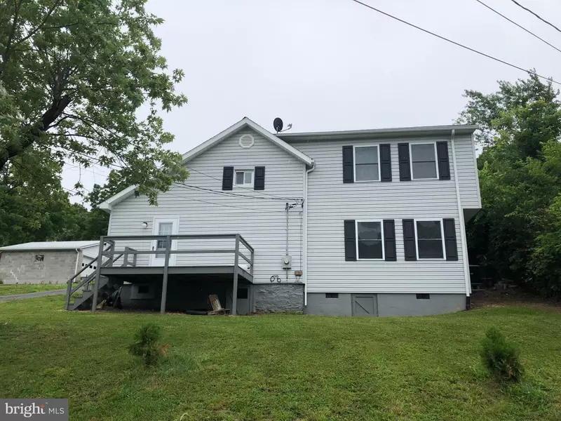 70 MILL ST, Berkeley Springs, WV 25411