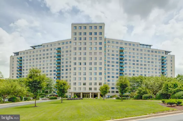 10401 GROSVENOR PL #326, Rockville, MD 20852