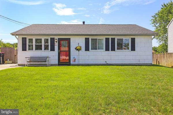 33 GIRARD AVE, Sicklerville, NJ 08081