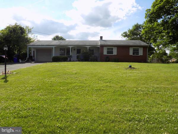 1547 LAKESIDE DR, Pennsburg, PA 18073