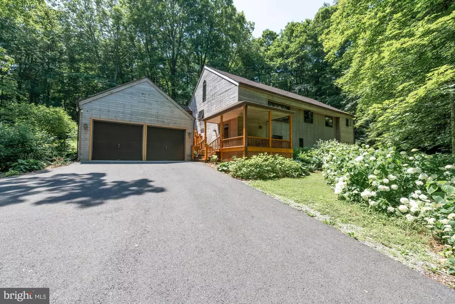 2906 MOUNT GRETNA RD, Elizabethtown, PA 17022