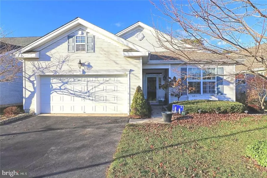 8 HOT SPRINGS TER, Barnegat, NJ 08005