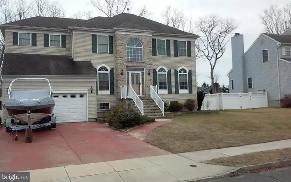 12 FOREST VIEW DR, Bayville, NJ 08721