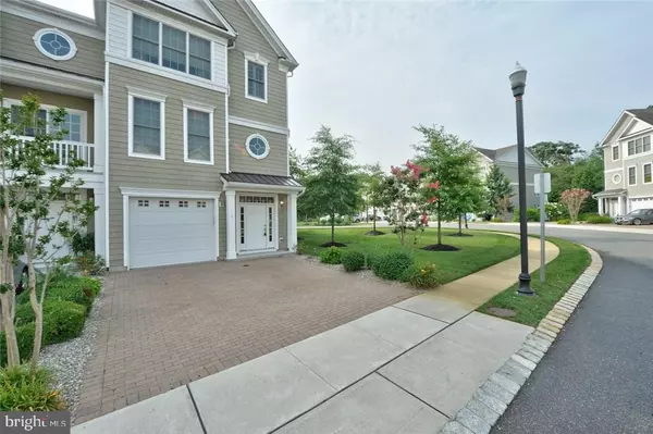 Manahawkin, NJ 08050,7 CRANE CT