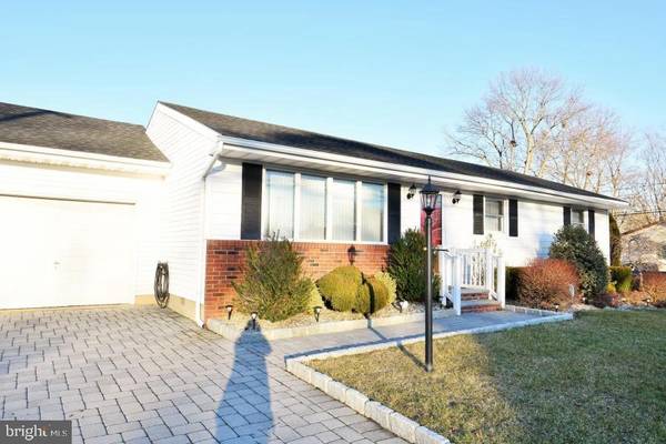 28 BIRCH ST, Beachwood, NJ 08722