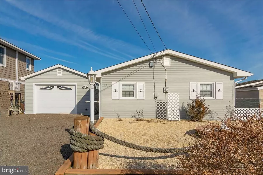 22 W HUDSON DR, Tuckerton, NJ 08087