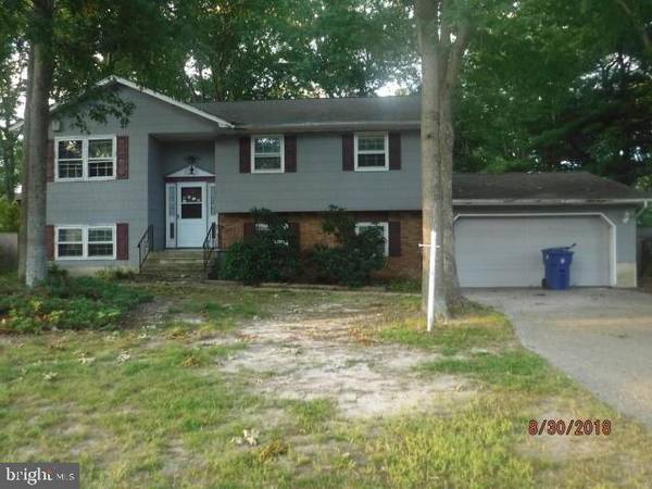 14 JORDAN DR, Toms River, NJ 08755