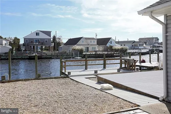 Tuckerton, NJ 08087,162 N ENSIGN DR