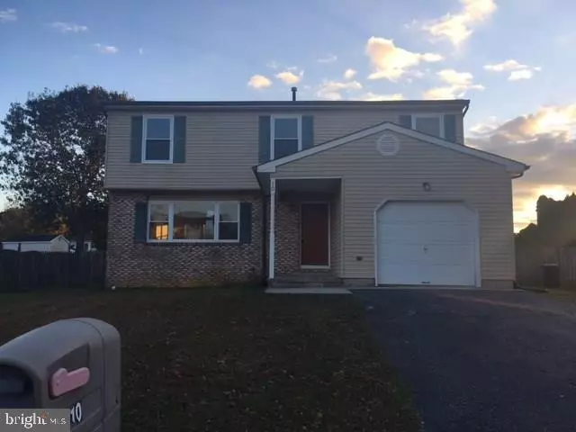 10 BOULDER DR, Barnegat, NJ 08005