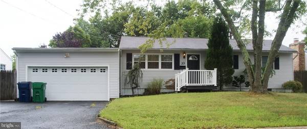 33 COLGATE DR, Toms River, NJ 08757