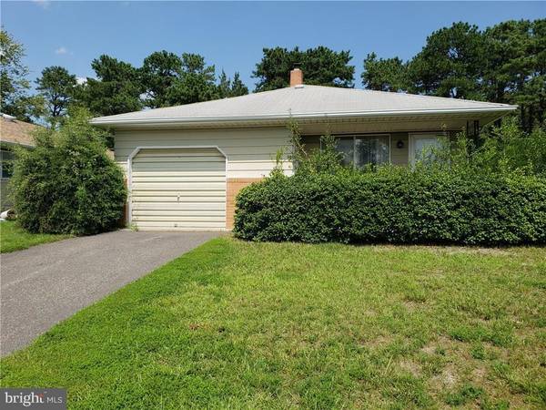 30 BIABOU DR, Toms River, NJ 08757