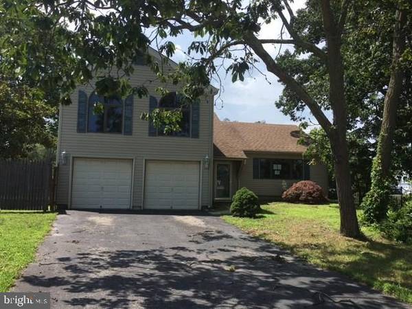 884 DEVONSHIRE RD, Toms River, NJ 08753