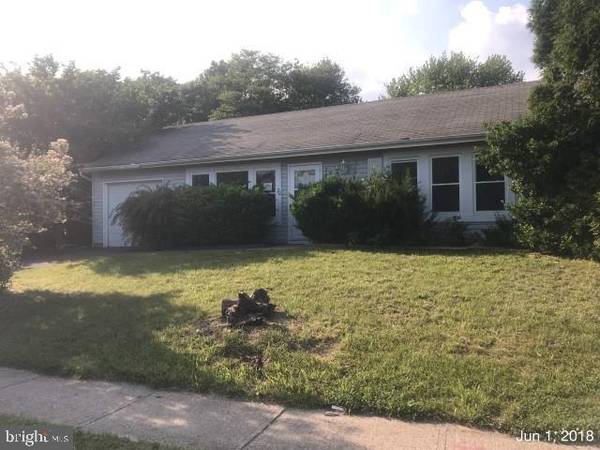 70 BOWLINE ST, Barnegat, NJ 08005