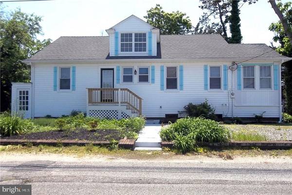 4 SPRING ST, Beachwood, NJ 08722