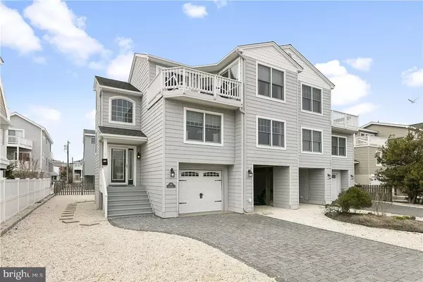 206 9TH ST, Beach Haven, NJ 08008