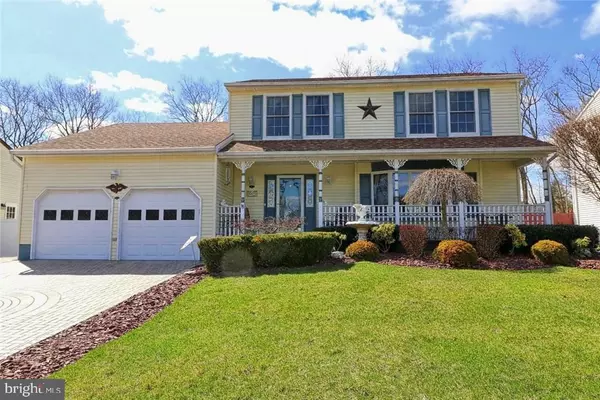 15 DAVIDS LN, Howell, NJ 07731