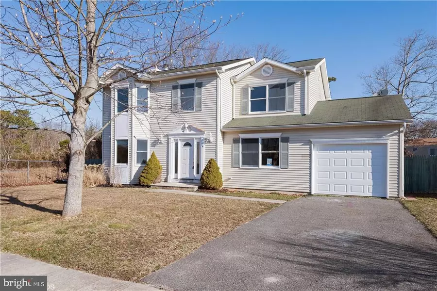 24 CANNONBALL DR, Barnegat, NJ 08005