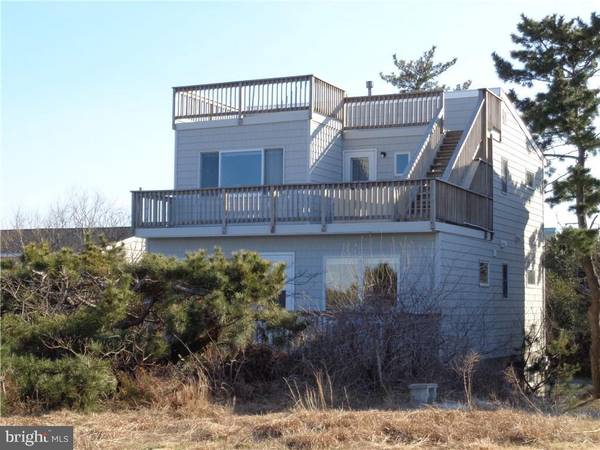 8 3RD ST, Barnegat Light, NJ 08006