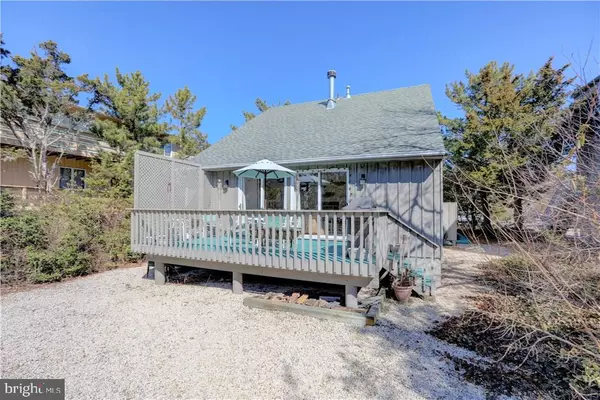 11 E 13TH ST, Barnegat Light, NJ 08006