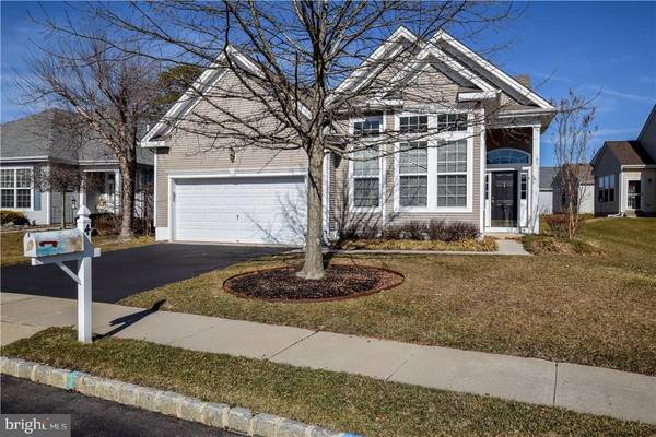 4 POND VIEW CIR, Barnegat, NJ 08005