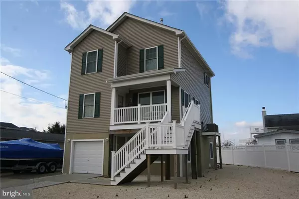 210 LAKEWOOD CT, Tuckerton, NJ 08087