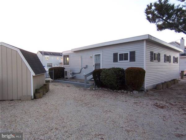 8 PHYLLIS LN, Manahawkin, NJ 08050