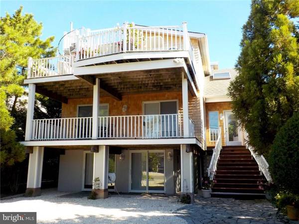 8 E 20TH ST, Barnegat Light, NJ 08006