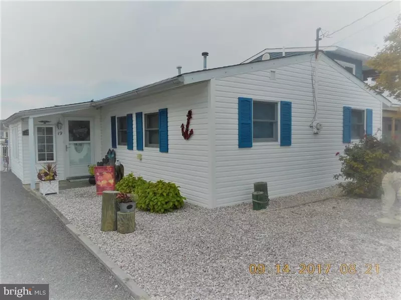 19 LAKE SUPERIOR DR, Tuckerton, NJ 08087