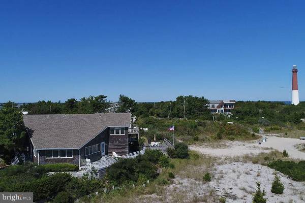 2 W 3RD ST, Barnegat Light, NJ 08006