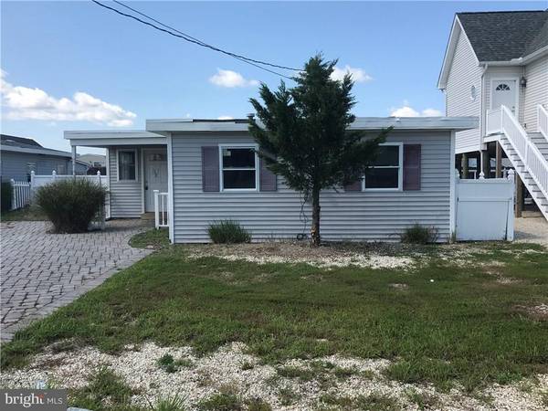 146 S CAPTAINS DR, Tuckerton, NJ 08087